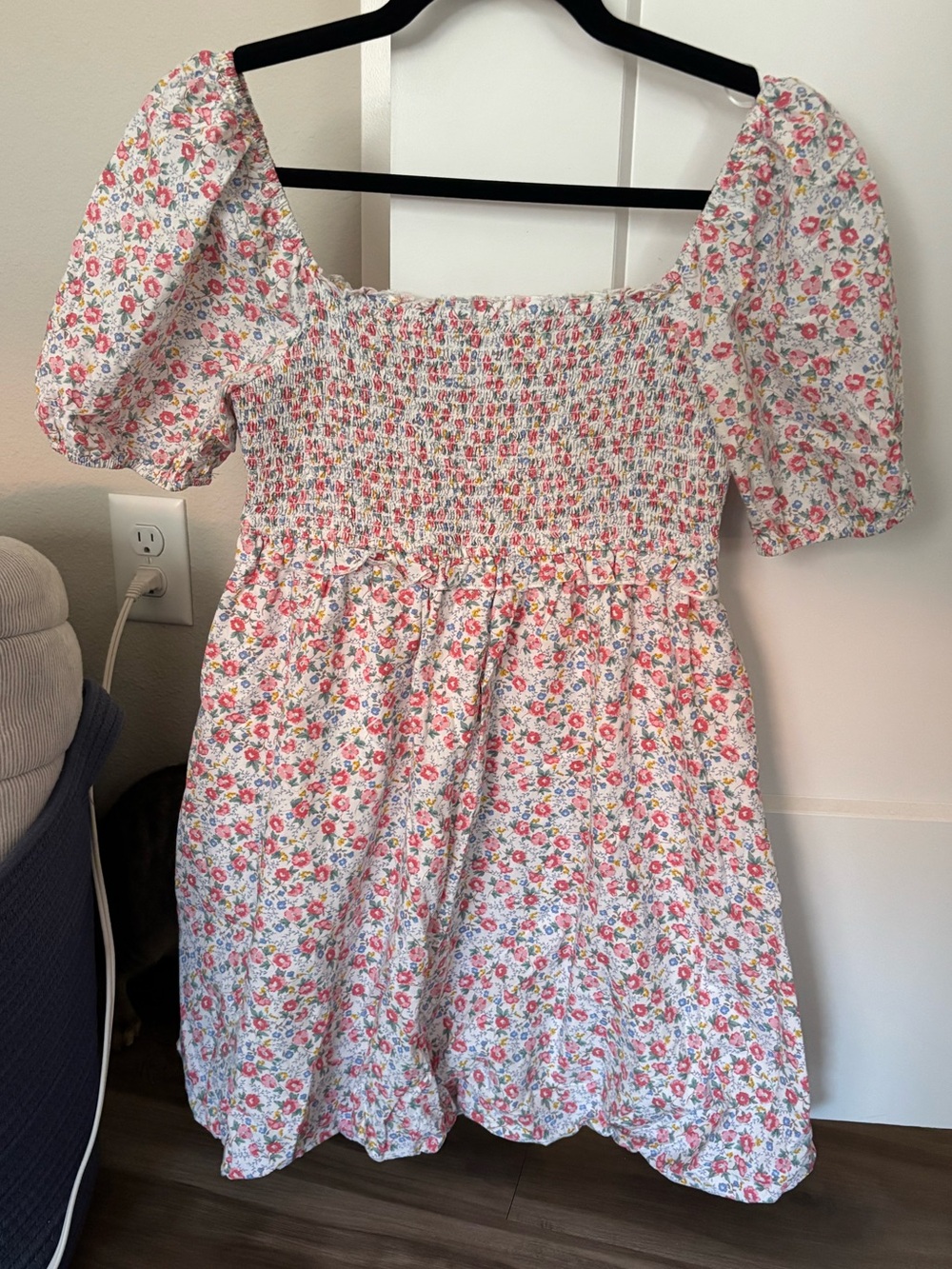 Altar'd State Pink & White
Floral Puff-Sleeve Mini Dress size S